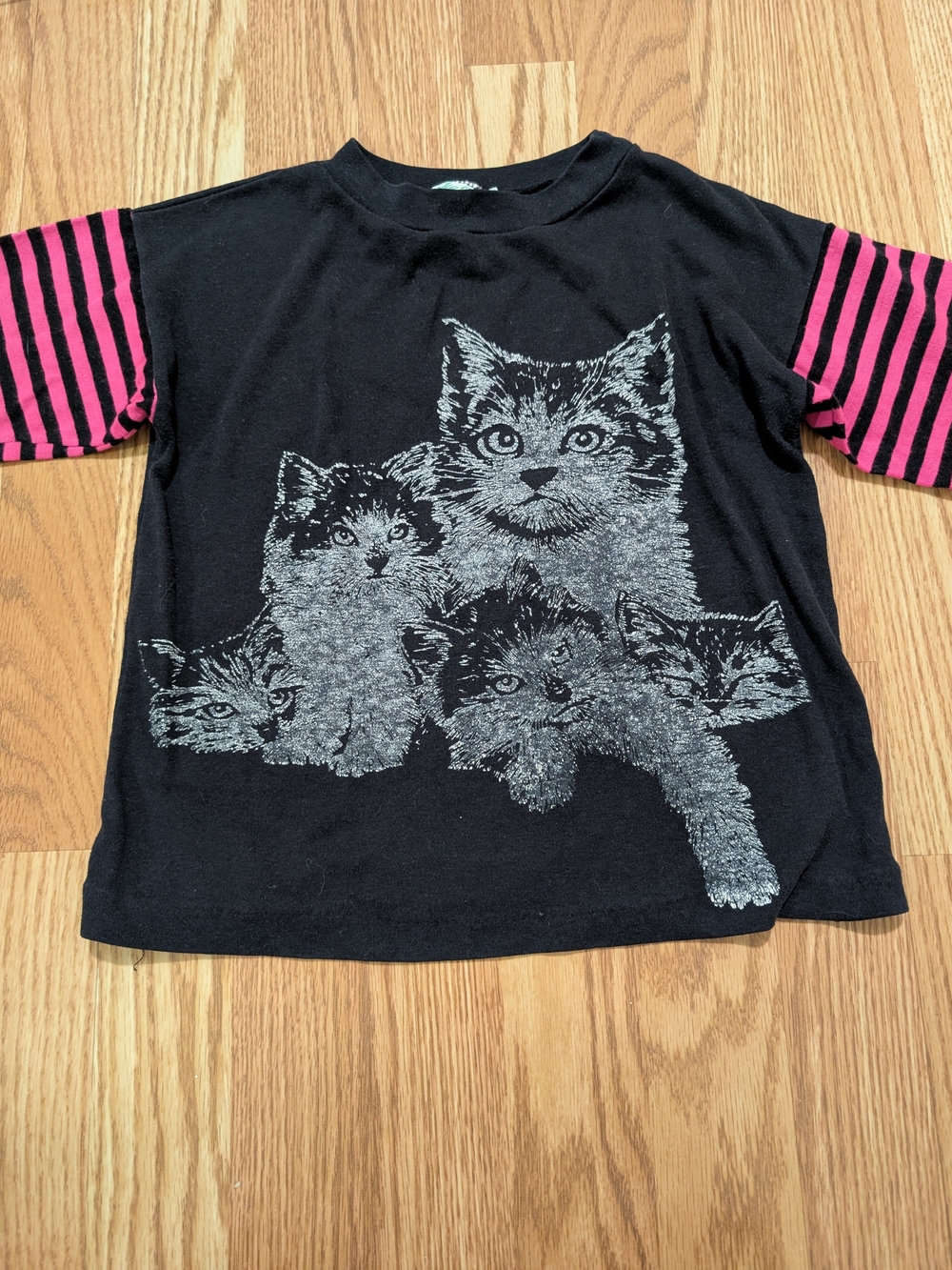 Vintage 90's Girls Black Tee with Pink Stripe Sleeves and Kitten Graphic 6X